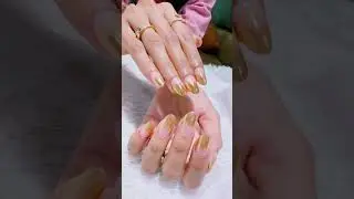 Luxurious nails dipped in gold 💛