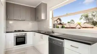 Barry Plant - Ivanhoe - Rosanna - Eltham - Doreen - 1/18 Bamfield Road - Thomas Bechelli