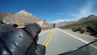 Goldwing Unsersbande - on traverse les Joshua tree