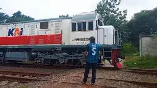 Cinematic KA commuter Line merak 12 foto #kalokalmerak #merak #railway #subscribe 