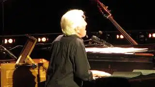 Graham Nash sings 