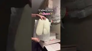 Obsessed with the smiley slippers! #smallbusiness #unboxingvideo #unboxingshoes #trendyfashion