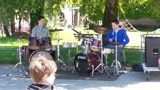 Drummers onder de 'palmbomen' o.l.v. Jan Voermans