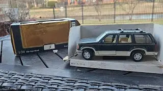 Maisto 1/24 1992 ford explorer unboxing( This is rough!!!)