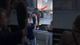 Sneaking Into Concert Gone Wrong (@_juli07an_)