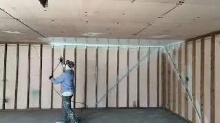 Airless Spray Paint With Fifty Percent Overlap and Fade
