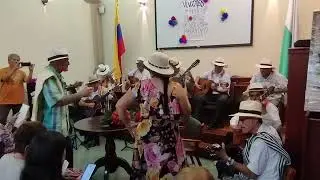 Soy virgencita - Voces del Paraninfo