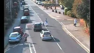 Car narrowly misses woman crossing Maidstone Road in Paddock Wood