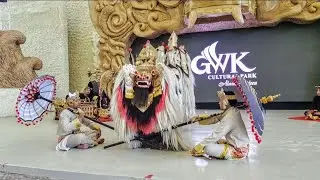 Mythical Lion Dance Show in Bali🦁😲 #travel #holiday #enjoy #music #lion #dance #hindu #culture #bali