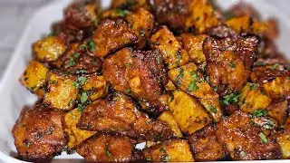 Попробуйте это блюдо: жареный картофель и курица в остром масле.