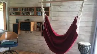 Maison bois bleu, en C&eacute;vennes, Monoblet, France