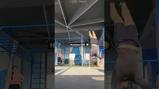 🤸&zwj;♀️Handstand 360&deg; 🤸&zwj;♀️ #shorts #ashortaday #fitmonkey