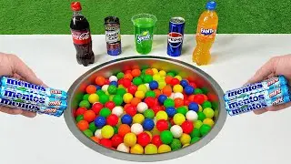 Миниатюрные пластиковые шарики против популярных газировок!!! Pepsi, Sprite, Fanta, Coca Cola, Ye...