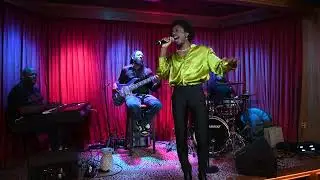 Shaq Hester - &ldquo;I&rsquo;ll Be There&rdquo; @  Red Rooster (LIVE COVER)
