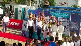 Рига, чемпионат Европы по пляжному волейболу 2015, награждение девушек- победителей. 20150809 174924