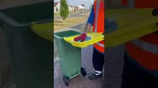 This is what a professional bin cleaning company does to clean your bin