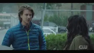 Nancy Drew 2x09 - Ace & Amanda search Gil&rsquo;s hiding place by the police station