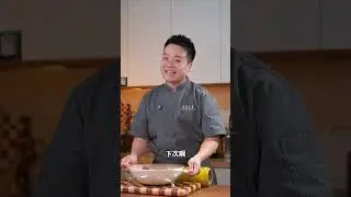 大家注意看，把咸蛋黄放进猪肉里，这是广东人私藏多年的经典美食，只要一个电饭锅全程不加一滴水，一起看看我是怎么做的吧#叉烧#咸蛋黄叉烧#广式叉烧 #美食做法 #美食教程 #美食 #美食制作 #家常菜