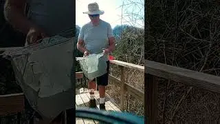 how to put a bag on my shop weasel shopping bag holder.