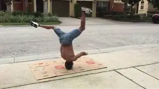 BBOY MORRIS (USA) with the flat top headspinhelmet!!!!!