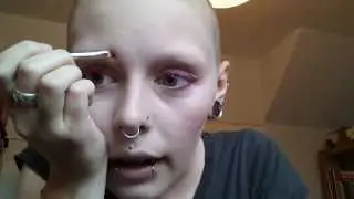 Drawing on Eyebrows | Glittercreep