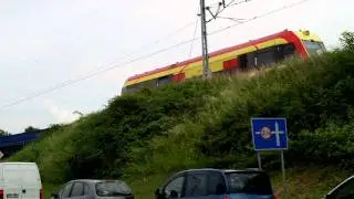 SA135-010 wyprzedzająca samochody :)