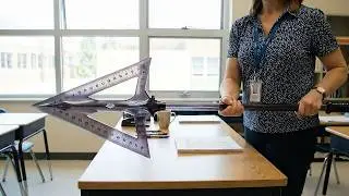 授業中の危機を救え！教師の文房具が武器に変形｜Teacher’s Stationery Weapon Compilation