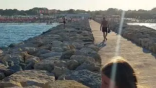 Puntea Lebedelor, Plaja La Steaguri, statiunea Neptun