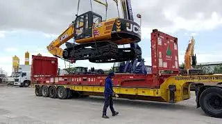 Unloading of JCB excavator 
