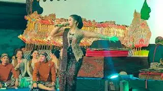 Ayang-ayang Niken Salindry bersama Campursari Kusuma Wardani Ki Eko Prisdianto