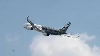 Проход Airbus A350 XWB на авиашоу ILA 2016 в Берлине