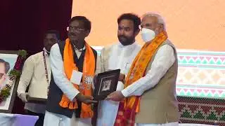 PM Modi along with Party colleagues at the National Executive Meeting in Hyderabad