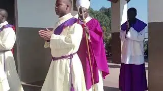 TAZAMA MAANDAMANO YA ASKOFU NA MAPADRE IBADA YA MAZISHI YA HAYATI PADRE MICHAEL MAWELERA