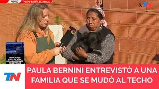 Una familia se refugió de la inundación en el techo de su casa: viven ahí con sus hijos