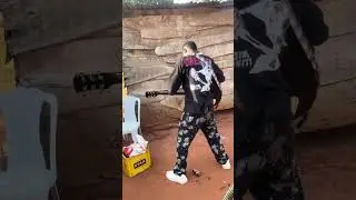 Osamu Godsent Using His Teeth Teeth to perform Sir Victoria Uwaifo Song🎸❤️ 
