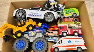 Ambulance minicar runs in an emergency with sirens sounding! Collected mini ambulances in one box !
