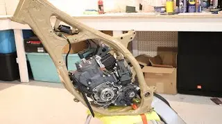 YZ125 Build PT1 Frame, engine, swing warm and checking for spark!
