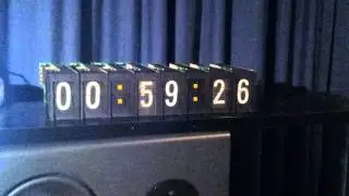 Split Flap Display - Fallblatt Uhr