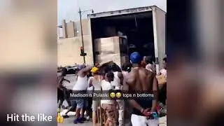 Looting in Chicago  2 day tops n bottoms truck
