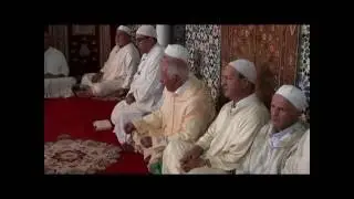 لقد دأبت الطريقة العلاوية الدرقاوية الشاذلية  في رحاب ضريح المولى إدريس الأزهر بفاس