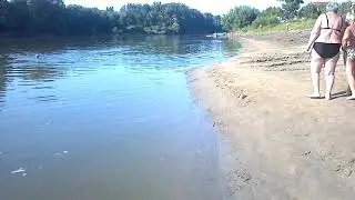 Early morning walking on Dniester river beach / Утренняя прогулка по речному пляжику Днестра