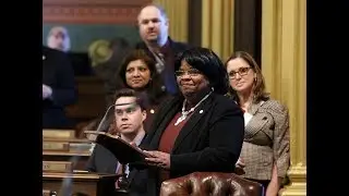 Rep. Brenda Carter Passes Local School Board Recognition Month