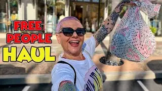 61 & STYLING FREE PEOPLE for a Day at DISNEYLAND! ✨ Comfy Outfit Ideas