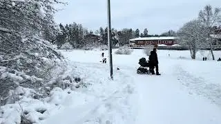 گیرماندن ماشین ها در برف و برف بازی بچها❄️❄️