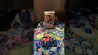 A pack a day with Yugioh Darkwing Blast for Monday #yugiohtcg #yugiohcards #darkwingblast #yugioh