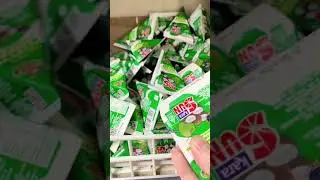 Belanja makanan di toko Indonesia, yang ada di Jeddah Arab Saudi 