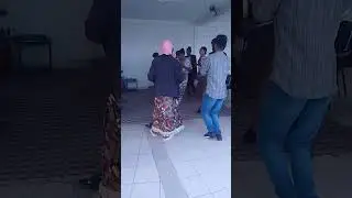 YE AMLEKO GEZEE