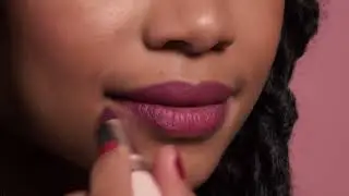 AVON - Hydramatic Matte Lipstick with a Hydrating Hyaluronic Core