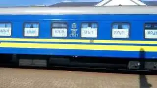 Катится-катится голубой вагон. Не украинский и не российский...