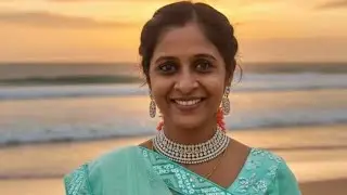 కరకరలాడే రుచికరమైన గులాబీ పువ్వులు